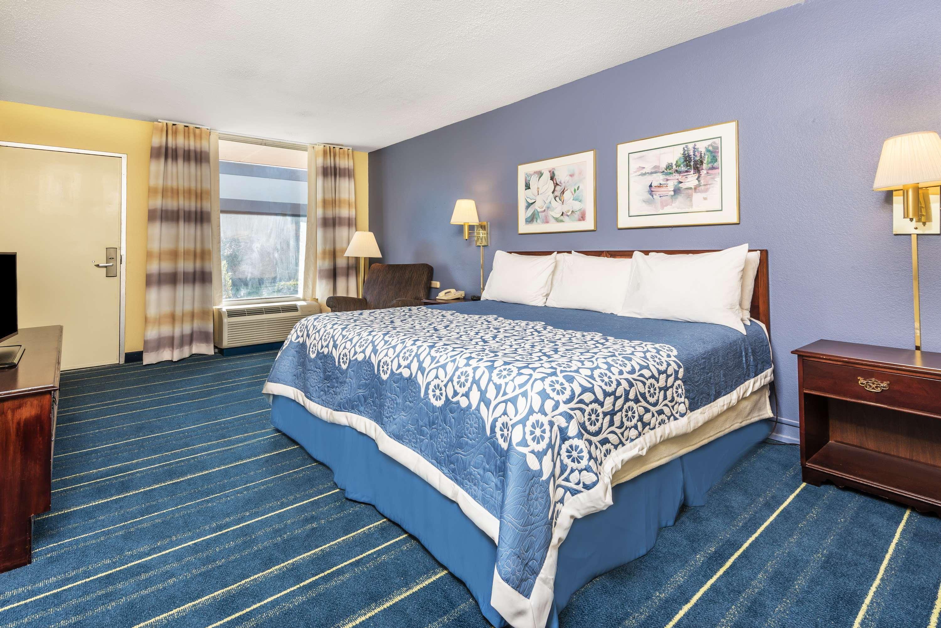 Days Inn By Wyndham South Hill Exterior foto